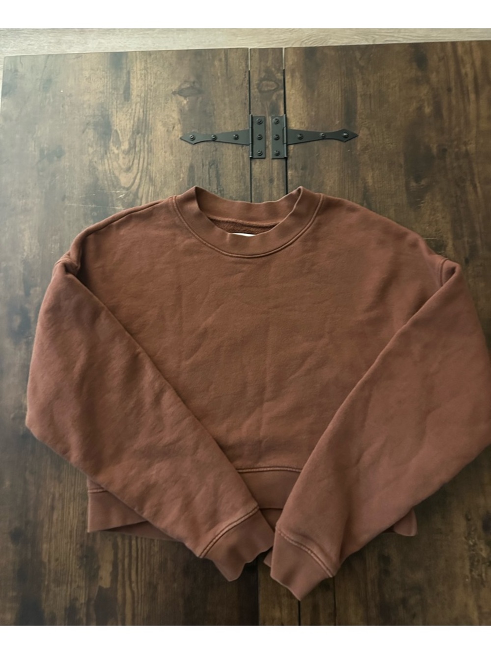 MATE the Label Women's Cropped Sweatshirt in Brown